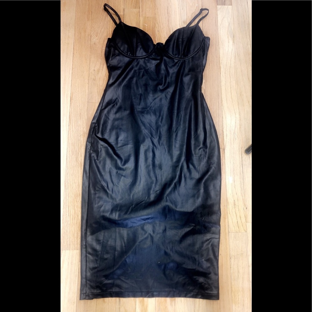 Push-up Black Dress
